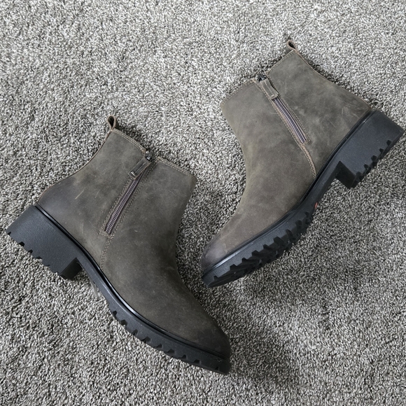 Rockport Women's Ryleigh Gore Chelsea Waterproof Boot LIKE NEW size 10 - Picture 4 of 13